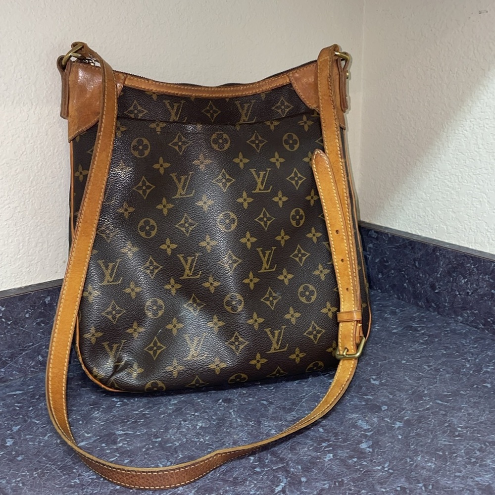 ❤️Authentic Odeon PM handbag/crossbody with re-enforced hardware.